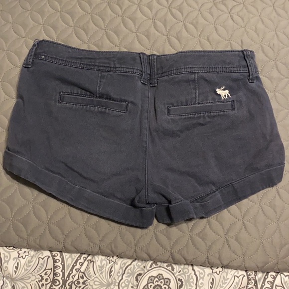 Abercrombie & Fitch khaki shorts - Picture 2 of 2